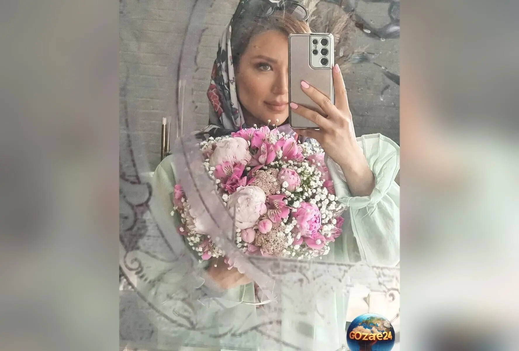 مینا مختاری و همسر شاهرخ استخری در مهمانی لوکس و باکلاس با میز شیک و دیدنی+ عکس
