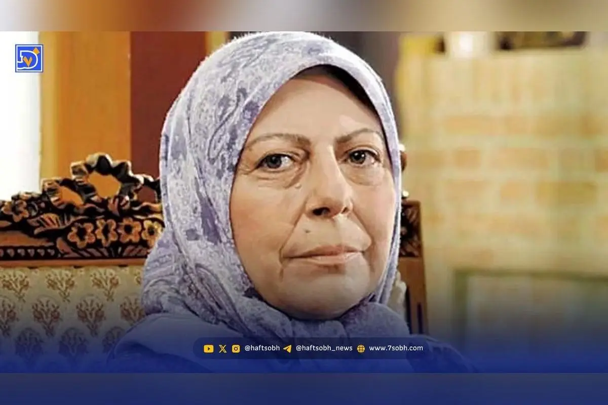 تیپ و استایل رنگارنگ ثریا قاسمی در کنار پسرش در آستانه 84 سالگی + عکس