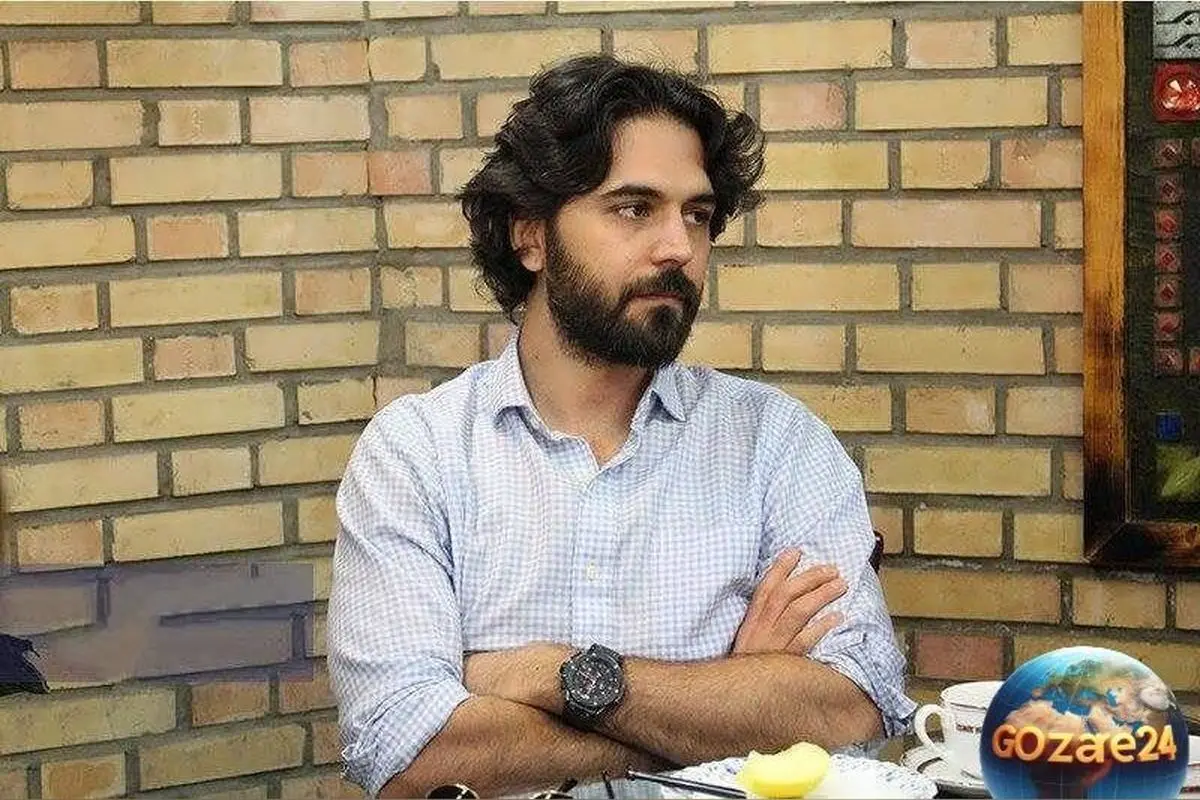 پاشا رستمی در نقش حامد عاشق‌پیشه در سریال لحظه گرگ و میش در حیاط خانه لوکس و آرامش‌بخش + عکس