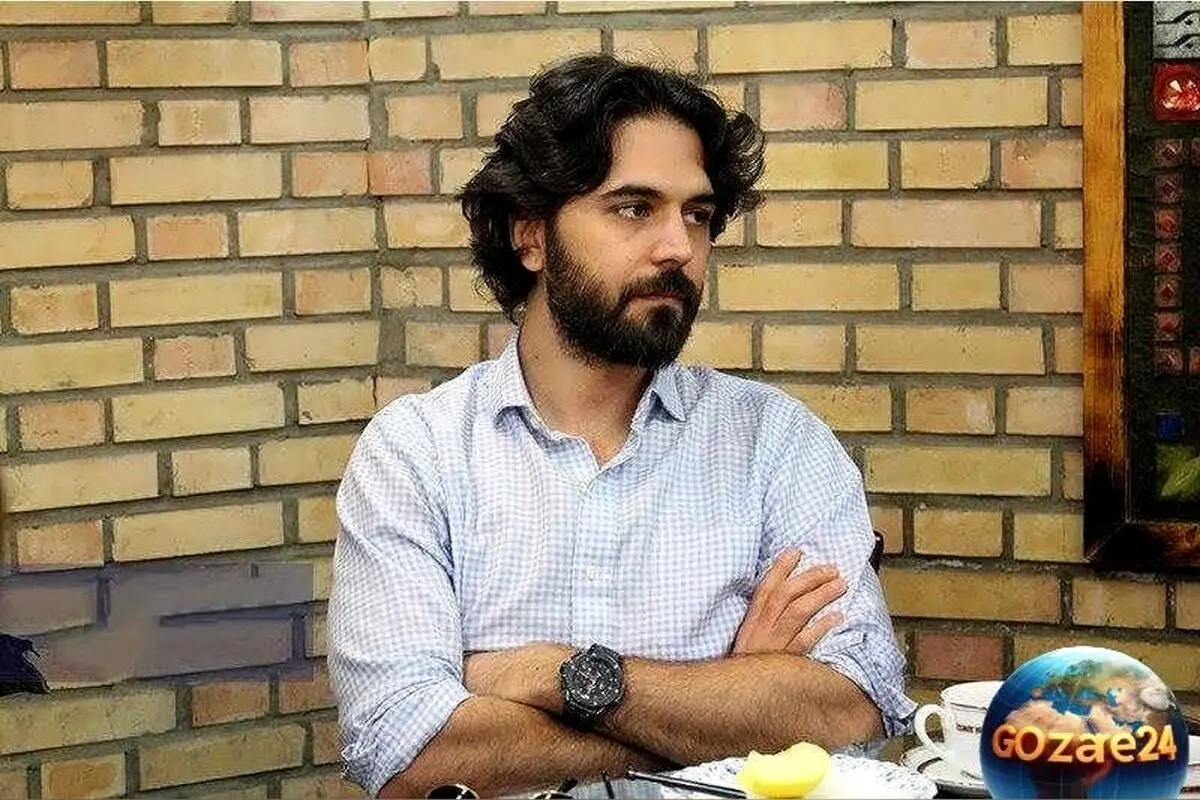 پاشا رستمی در نقش حامد عاشق‌پیشه در سریال لحظه گرگ و میش در حیاط خانه لوکس و آرامش‌بخش + عکس