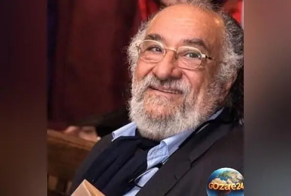 یاد و خاطره داریوش ارجمند در بزرگداشت سردار دل‌ها؛ بوسه احساسی بر تصویر حاج قاسم و دل‌تنگی یک پیشکسوت هنر