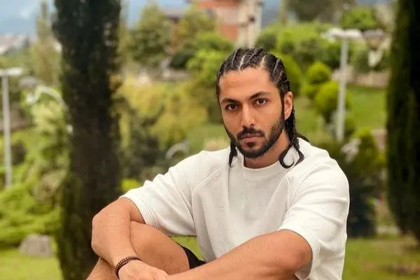 کیسان دیباج در زمین برفی با حرکات آکروباتیک و تمرینات هیجان‌انگیز، توجه میلیون‌ها دنبال‌کننده را جلب کرد