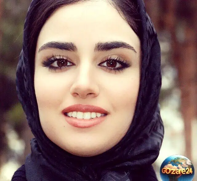 لباس عقد گل گلی و صورتی هانیه غلامی بازیگر محبوب ایرانی با استایل خاص و متفاوت