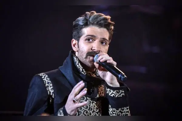 کلیپ جدید حمید هیراد با دکوراسیون لوکس و نوستالژیک | شمعدانی، شومینه و لوستر در فضای کلاسیک