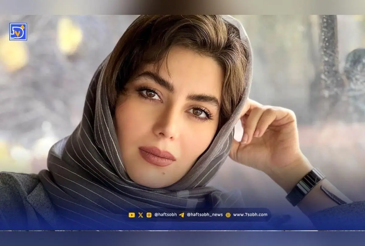 هدیه بازوند در «نون خ» با استایل‌های خنثی و جزئیات خاص، نماد سادگی مدرن و جذابیت بی‌پایان