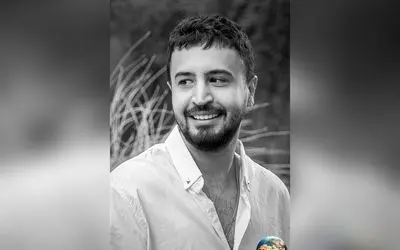 تصویر نوستالژیک مهرداد صدیقیان از دوچرخه کودکانه دهه شصتی با رنگ منحصر به فرد
