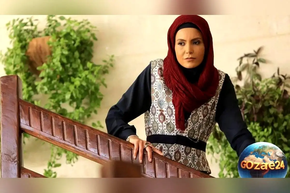 تصویر لوکس و منحصر به فرد از چیدمان منزل دوبلکس سامیه لک با منظره جنگل و دکوراسیون مونوکروم