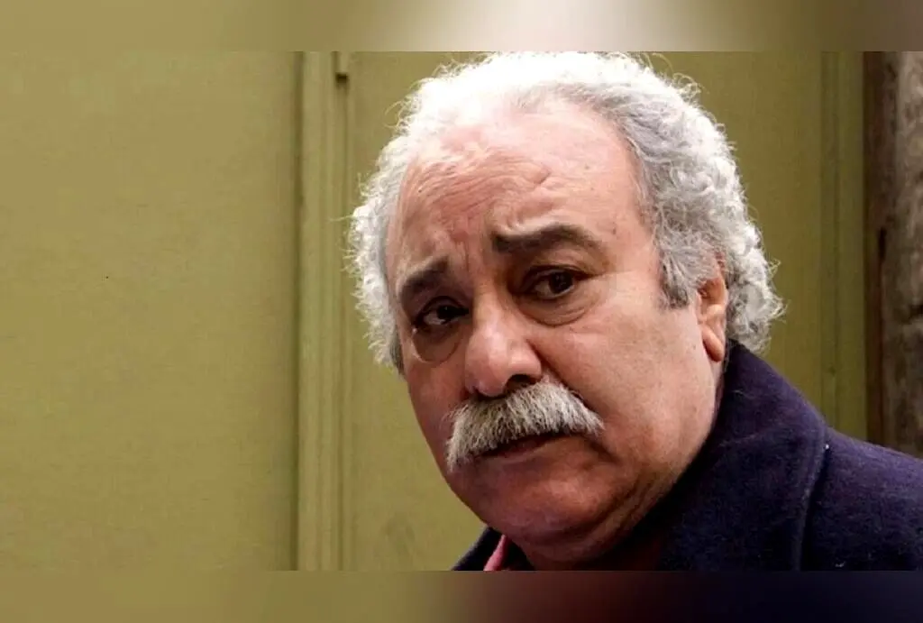 محمد کاسبی، نماد صمیمیت و وفاداری در تلویزیون ایران؛ نگاهی به خانه ساده و گرم او در سریال «خوش رکاب»