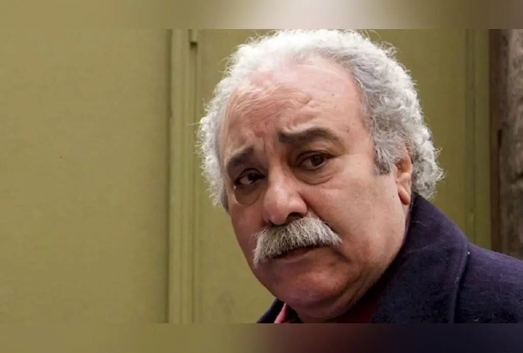 محمد کاسبی، نماد صمیمیت و وفاداری در تلویزیون ایران؛ نگاهی به خانه ساده و گرم او در سریال «خوش رکاب»