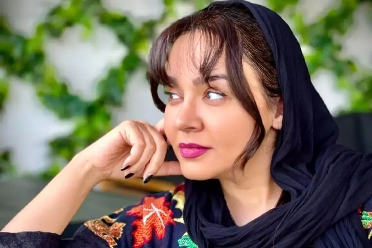حضور غافلگیرکننده ندا قاسمی با استایل خاص در تئاترشهر و جذابیت جدید بازیگر «نون خ»