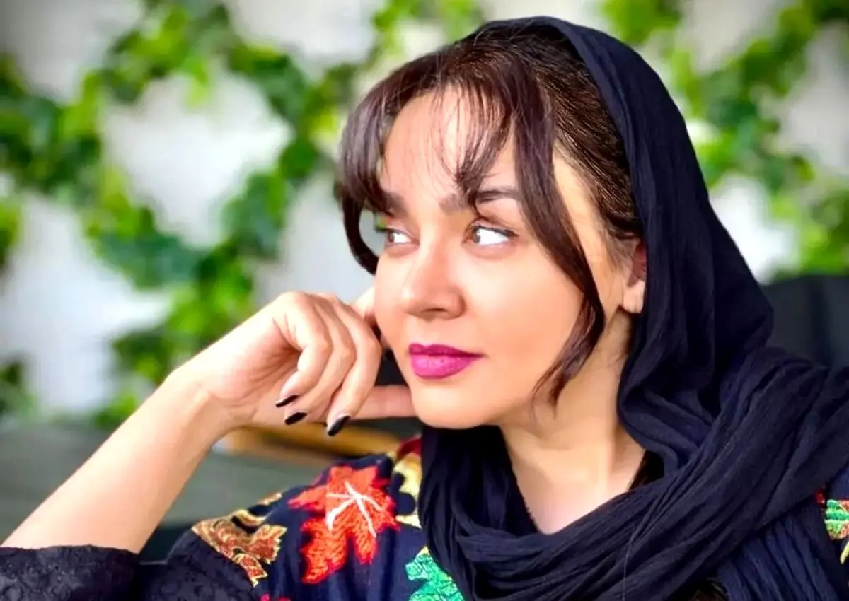 حضور غافلگیرکننده ندا قاسمی با استایل خاص در تئاترشهر و جذابیت جدید بازیگر «نون خ»
