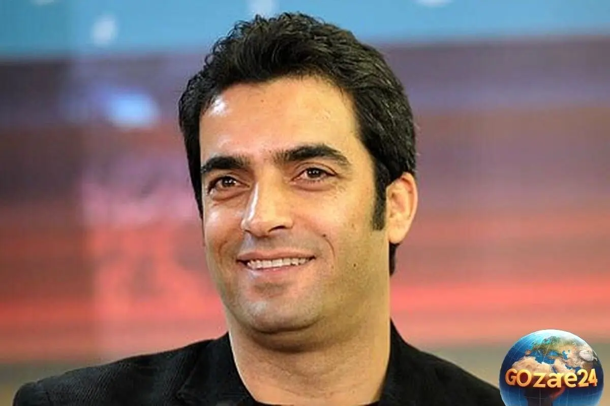 تصویر خانوادگی منوچهر هادی در شب یلدا؛ لحظه‌ای دلنشین از عشق و ارزش‌های مذهبی در کنار مادر و خواهران محجبه