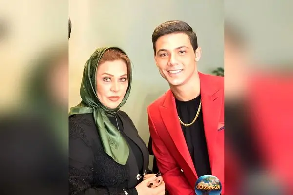 میز عزای شیک و منحصر به فرد نسرین مقانلو برای پسرش با گل آرایی خاص، شمع و تسبیح + عکس و جزئیات