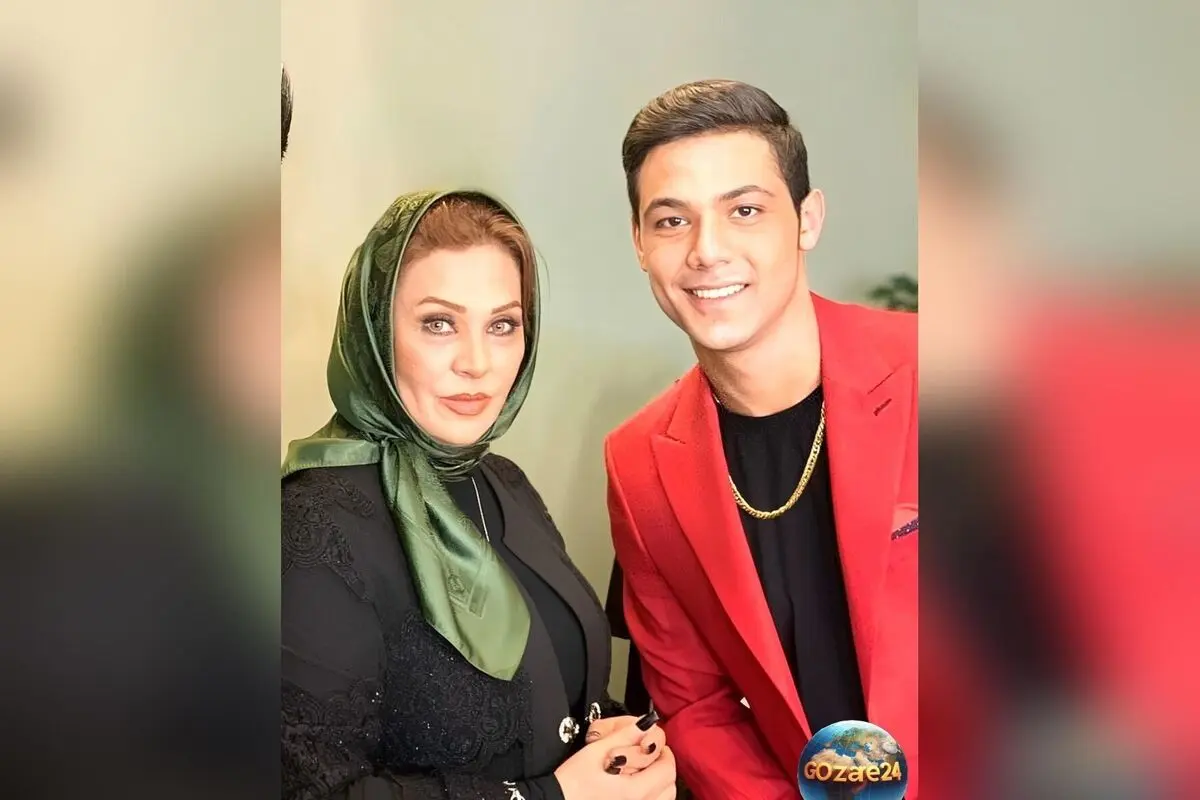 میز عزای شیک و منحصر به فرد نسرین مقانلو برای پسرش با گل آرایی خاص، شمع و تسبیح + عکس و جزئیات