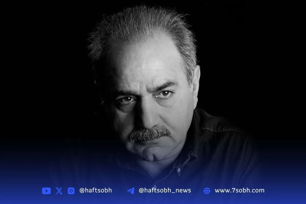 پرویز پرستویی در اکران «آنجا همان ساعت» با استایلی متفاوت و چهره‌ای پرانرژی، بار دیگر در مرکز توجه قرار گرفت