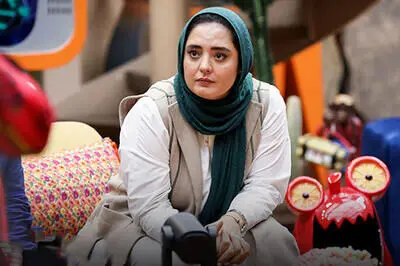 ویدئوی وایرال نرگس محمدی و علی اوجی در جوکر خانوادگی؛ نرگس محمدی از همسرش چه دلبری میکند!