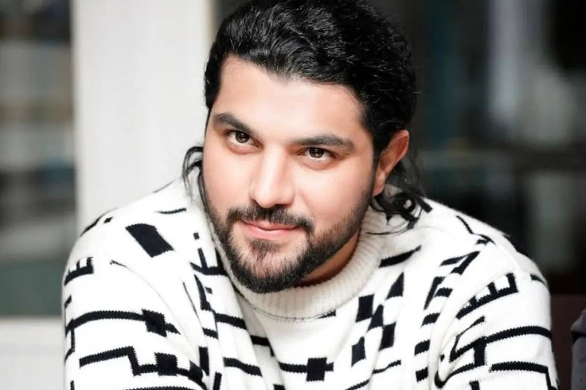 چرا سینا مهراد نام خانوادگیاش را از ساعد سهیلی جدا کرد؟ داستان تغییر فامیلی و دلایل شخصی بازیگر مشهور