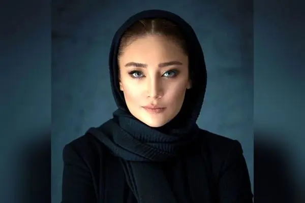 خانه مینیمال بهاره افشاری؛ طراحی داخلی ساده، مدرن و پر از سمبل‌های شخصی