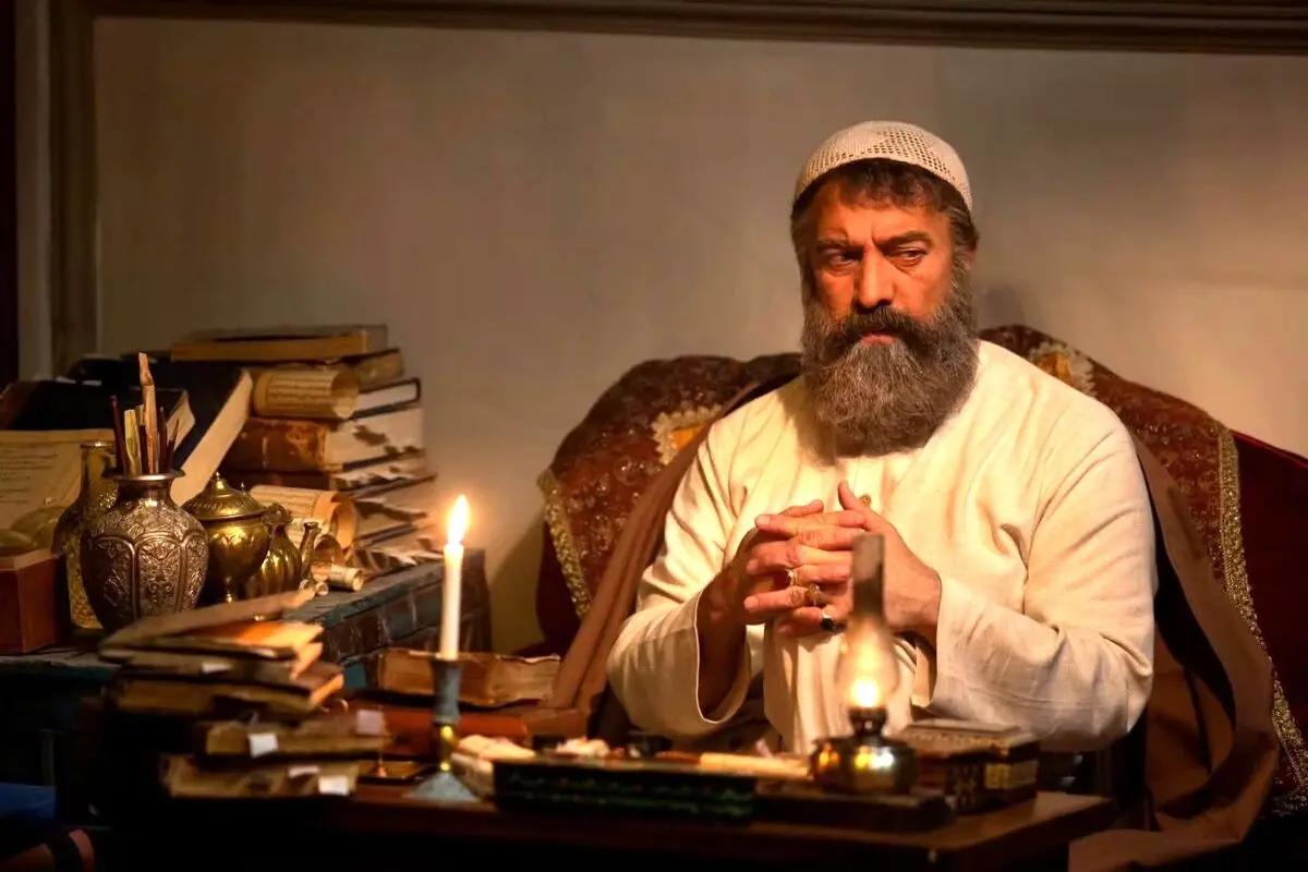 سریال سووشون قسمت هفتم با کارگردانی نرگس آبیار و بازی مجید صالحی هم‌اکنون در نماوا، اقتباسی از رمان ماندگار سیمین دانشور