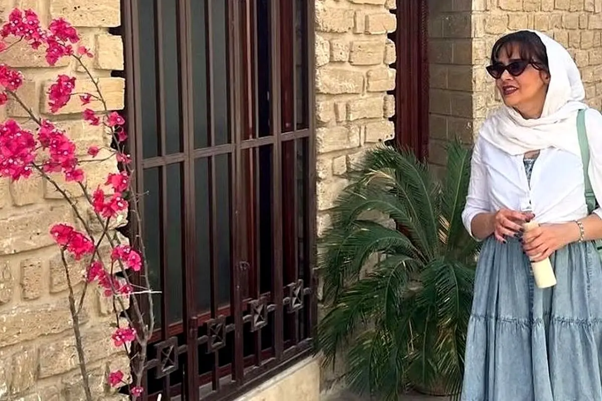 تیپ ساده و جذاب ندا قاسمی بازیگر نقش شیرین در نون خ در تئاتر شهر + تصاویر بی‌نظیر