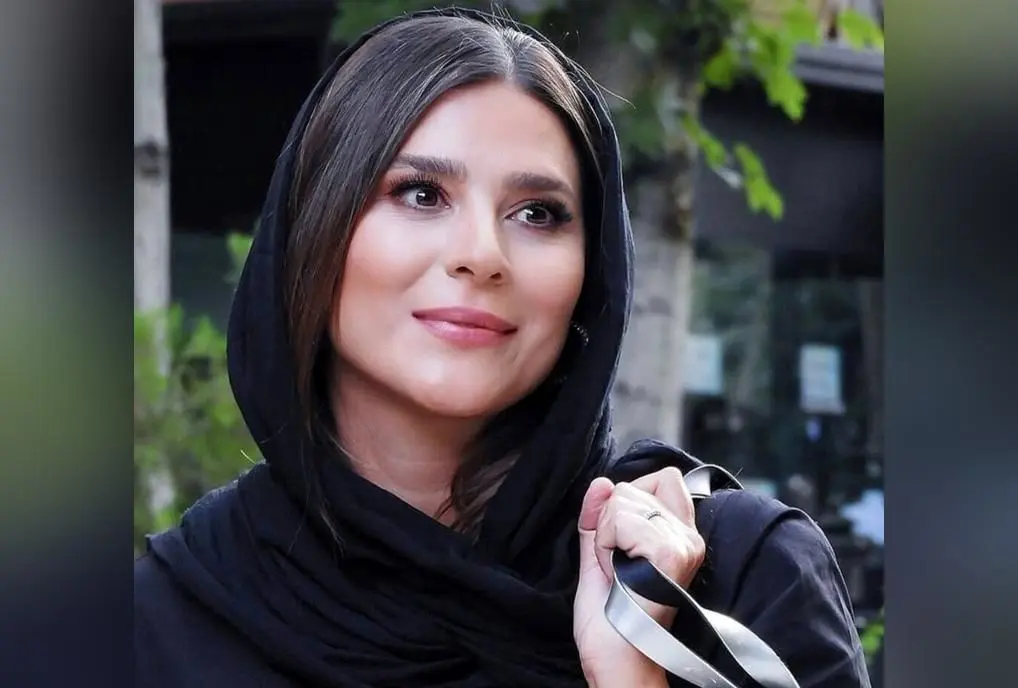 تصویر سحر دولتشاهی در اقامتگاه بوم‌گردی سنتی در قشم؛ آرامش و زیبایی در دل طبیعت