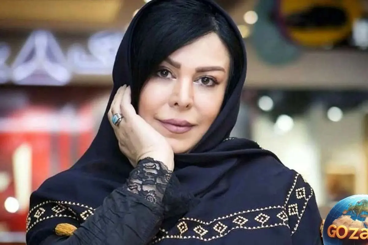فلور نظری در حال تدریس آنلاین خانگی و بدون فیلتر، بازیگر محبوبی که همواره در کنار هنر، آموزش را هم جدی میگیرد