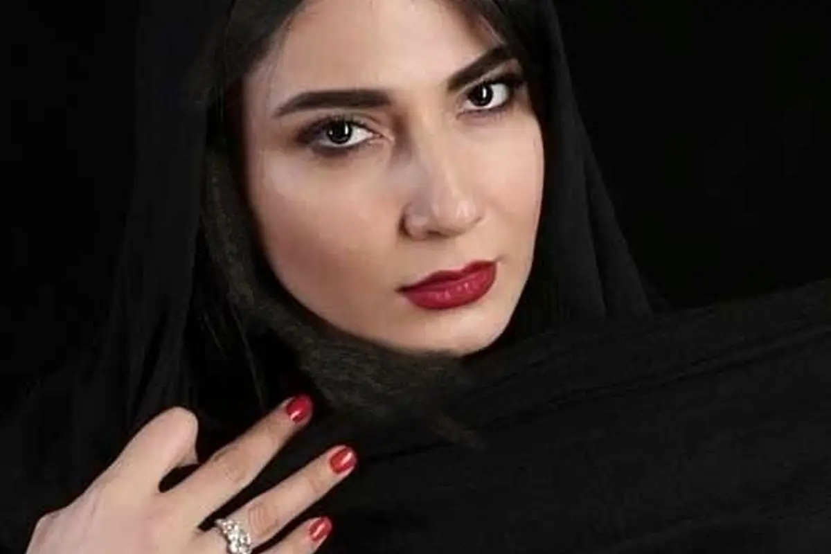 عکس پاییزی سمیرا حسنپور در طبیعت رنگارنگ: بازیگر گردنزن با برگهای خوشرنگ پاییزی