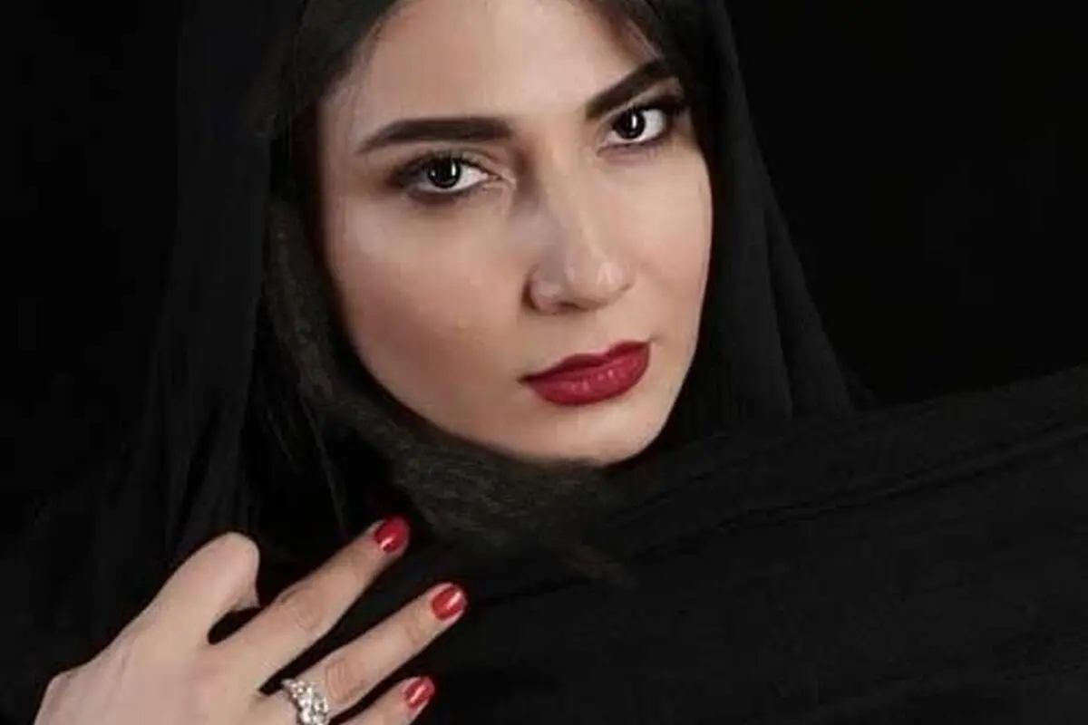 عکس پاییزی سمیرا حسن‌پور در طبیعت رنگارنگ: بازیگر گردن‌زن با برگ‌های خوشرنگ پاییزی