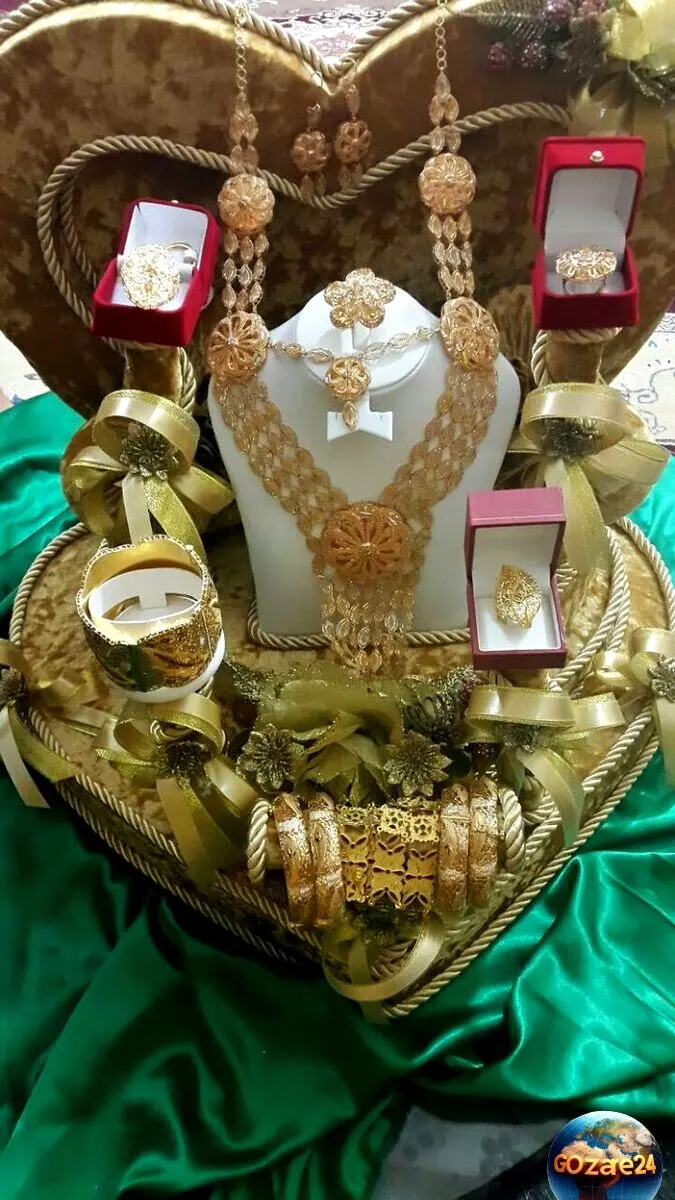 خلاقیت خنده‌دار عروس ایرانی با طلاهایش برای خرید ماشین رویاها + تصویر جالب