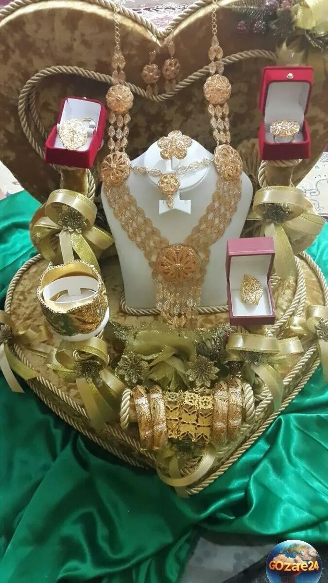 خلاقیت خنده‌دار عروس ایرانی با طلاهایش برای خرید ماشین رویاها + تصویر جالب