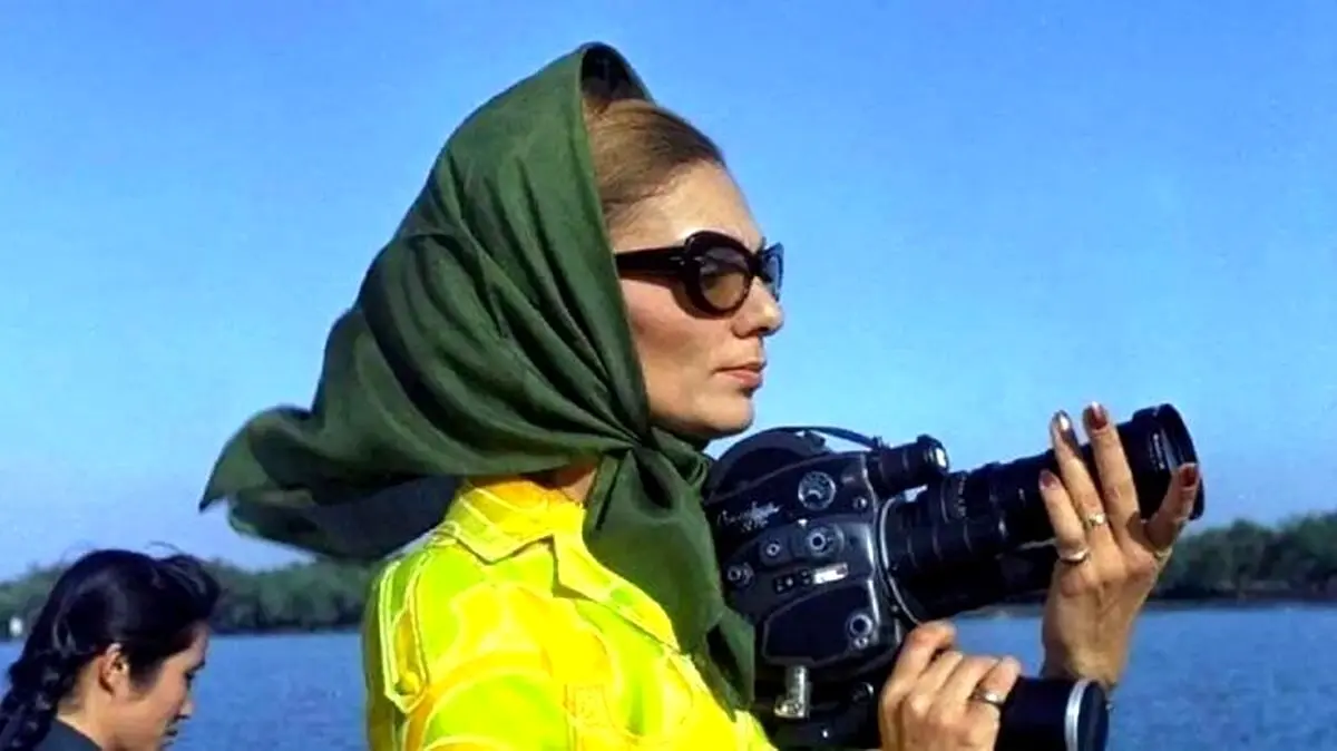 سفر تاریخی فرح پهلوی به چین در ۱۳۵۱؛ دیدار از دیوار بزرگ چین