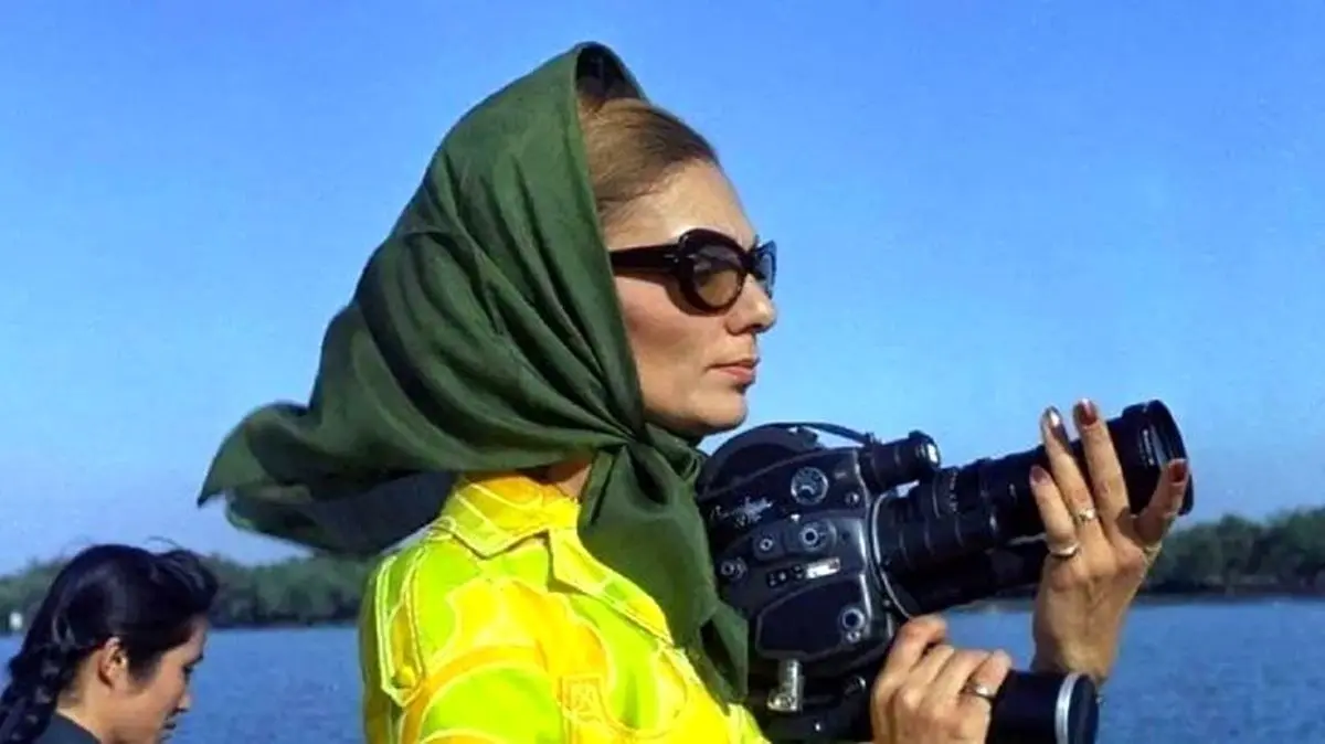 سفر تاریخی فرح پهلوی به چین در ۱۳۵۱؛ دیدار از دیوار بزرگ چین