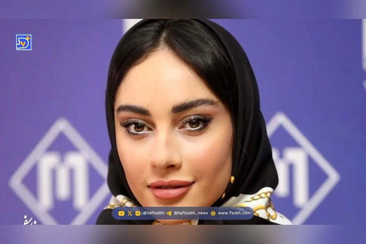 طراحی داخلی ویلای لوکس ترلان پروانه با سبک مینیمال و هارمونی رنگ‌های آکروماتیک در آشپزخانه مرمری