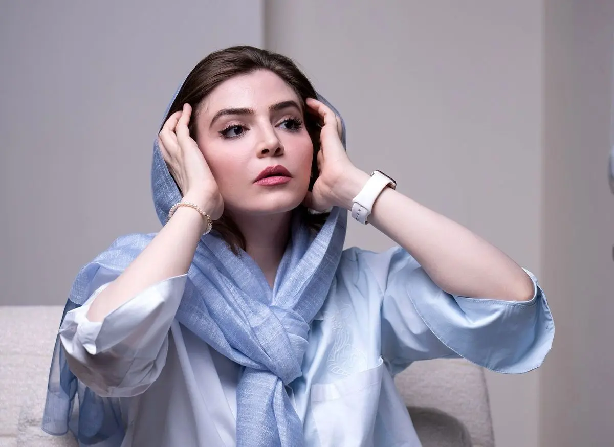 تصاویر جدید و جذاب آوا دارویت، بازیگر ایرانی-ایتالیایی با استایل ساده و شیک در دنیای هنر و تلویزیون