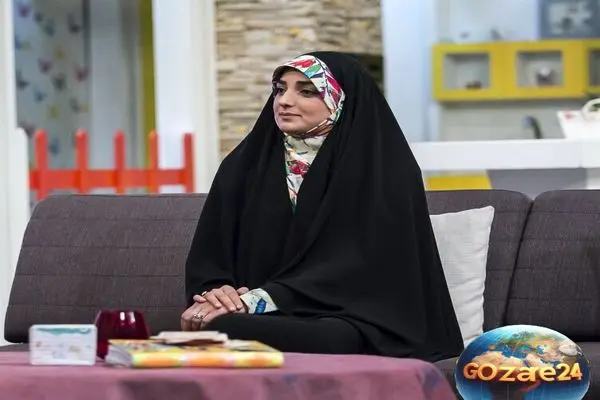 رونمایی از کنج معنوی و سجاده گلدوزی شده ستاره سادات قطبی + عکس و بیوگرافی مجری مشهور