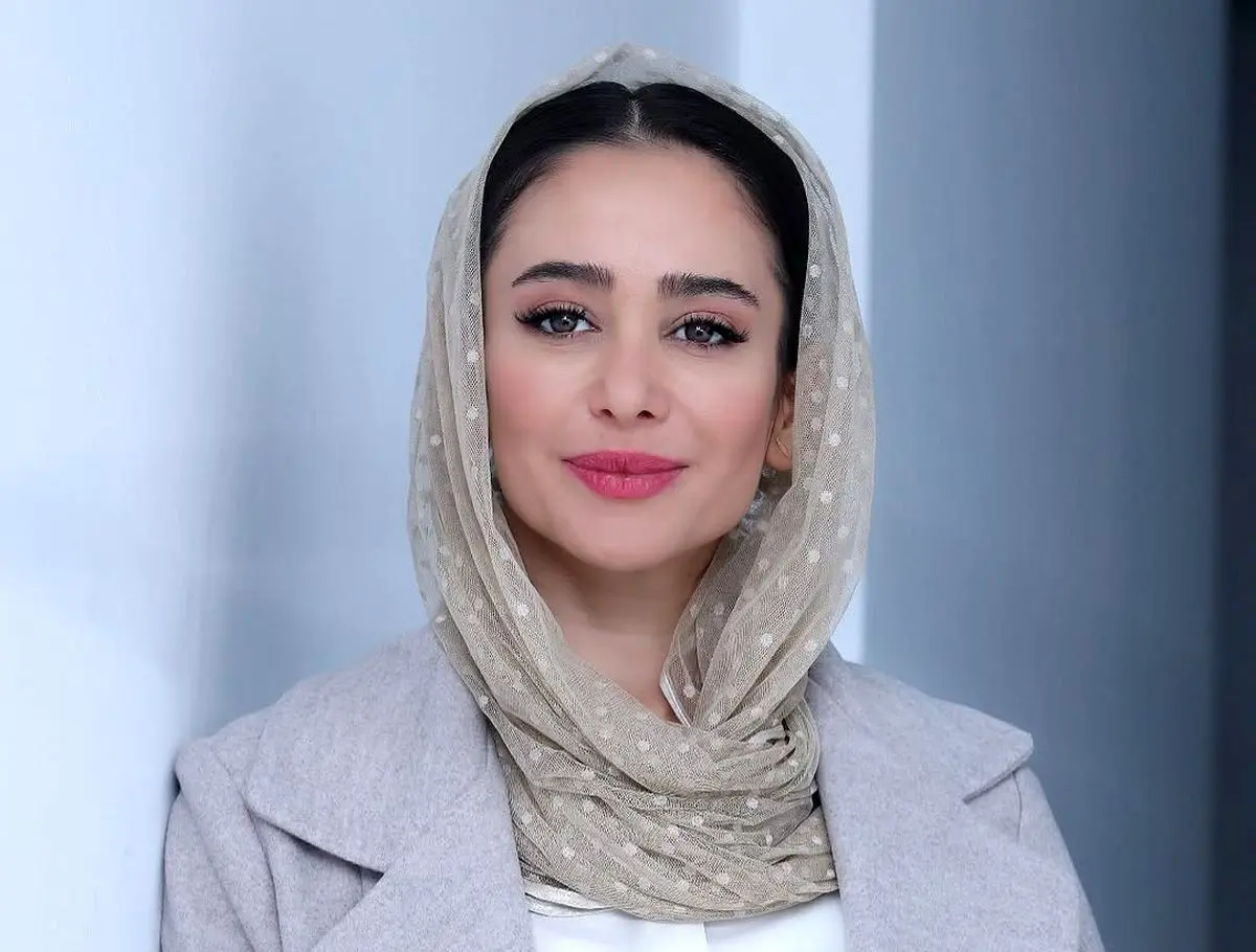 الناز حبیبی با استایل خاص و اکسسوری متفاوت در جدیدترین عکس اینستاگرامش توجه همگان را جلب کرد