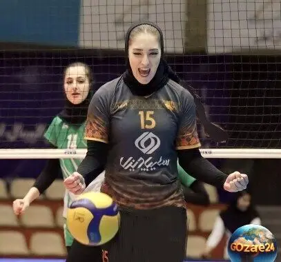 مانتوی فانتزی فیروزه‌ای آیتک سلامت، ستاره تیم ملی والیبال زنان ایران در بهار، با تصاویر زیبا و جذاب!