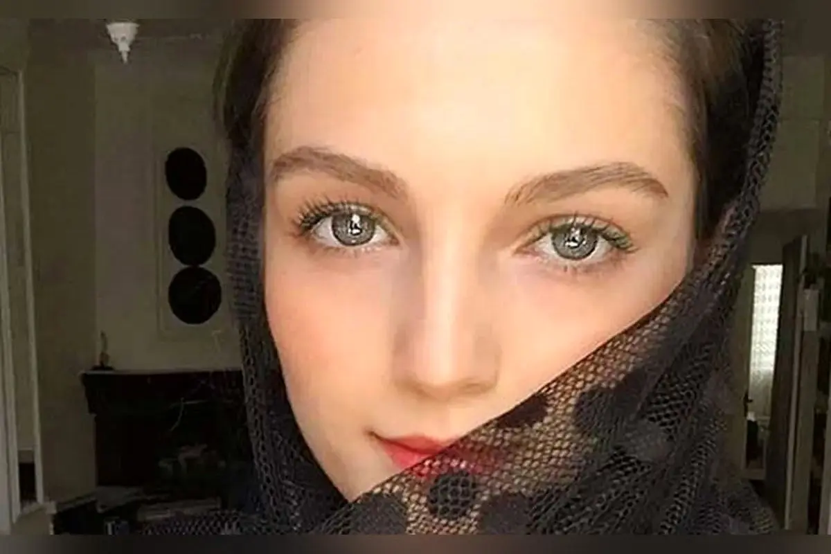 استایل متفاوت مهسا حجازی در خیابان‌های تهران و نگاهی به فعالیت‌های هنری او