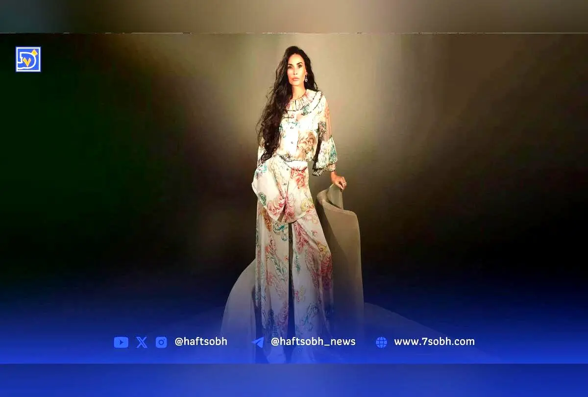 دمی مور ۶۲ ساله زیباترین زن دنیا در ۲۰۲۵؛ رازهای سلامت، زیبایی و تندرستی او را بشناسید