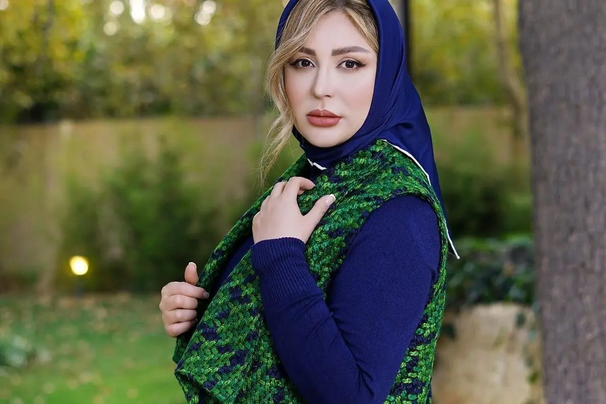 ست مادر و دختر جیگری نیوشا ضیغمی در کنار دخترش