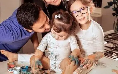 تصویر رنگارنگ میز ناهار و چیدمان ایرانی در خانه شاهرخ استخری و همسرش در بلژیک + استوری جالب سپیده بزمی‌پور