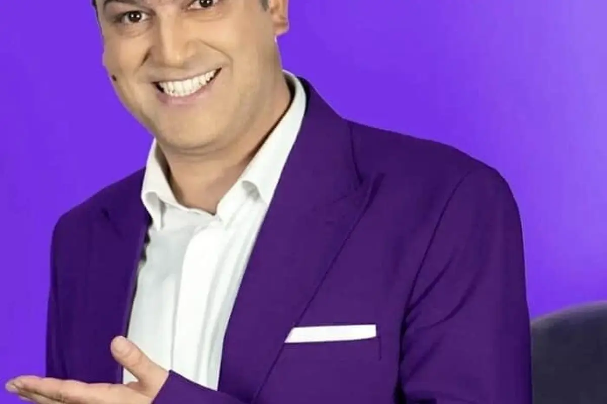 فیلم خواستگاری خنده‌دار امیر نوری از حامد آهنگی در برنامه شب‌آهنگی؛ لحظه‌ای بی‌نظیر و پر از شوخی و خنده