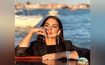 دمت اوزدمیر در جشنواره ونیز ۲۰۲۳ با استایل آنتیک و جواهرات زیبا مجذوب همگان شد