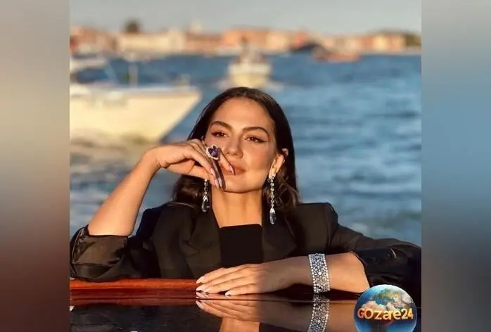 دمت اوزدمیر در جشنواره ونیز ۲۰۲۳ با استایل آنتیک و جواهرات زیبا مجذوب همگان شد