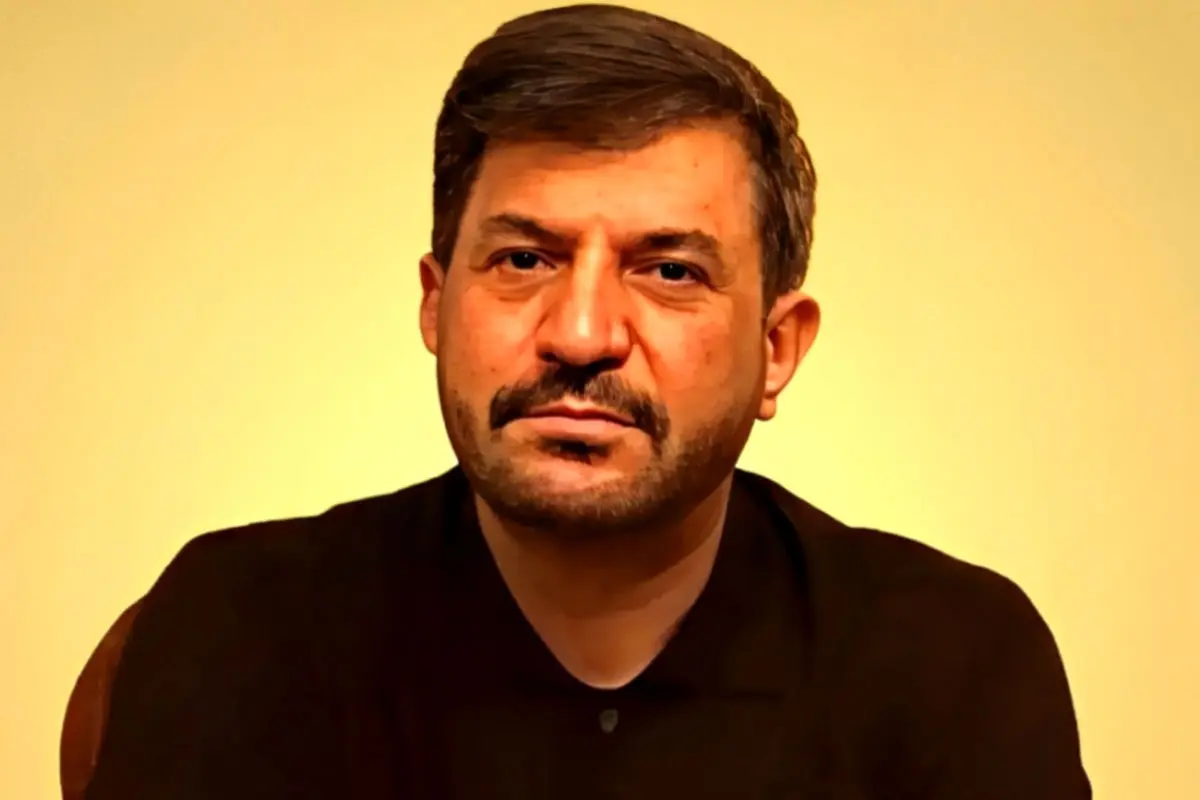 بیوگرافی محمود شهریاری ،مجری صداوسیما و گوینده رادیو، و علت ممنوعالتصویری طولانیاش از دهه 70 تا الان
