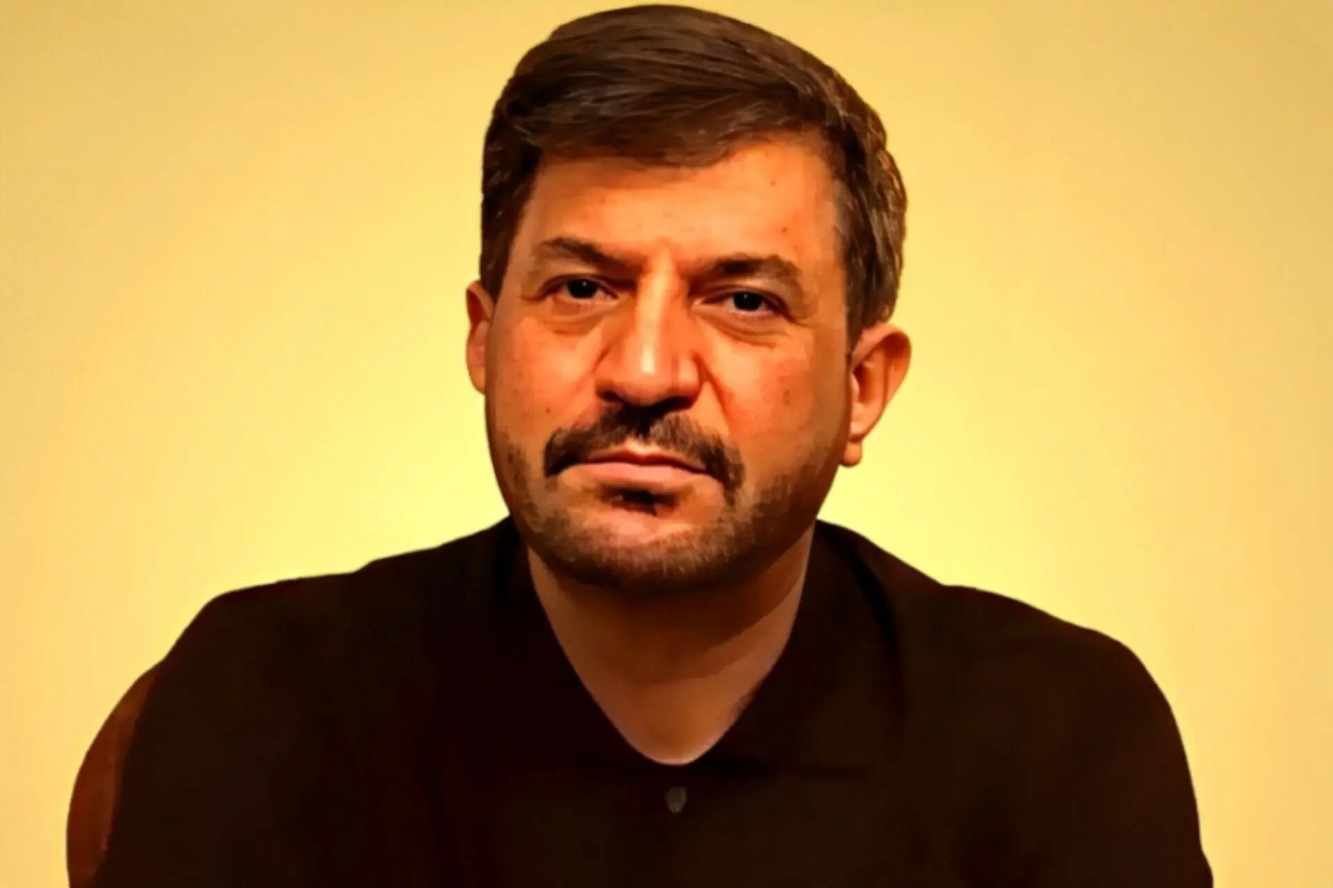 بیوگرافی محمود شهریاری ،مجری صداوسیما و گوینده رادیو، و علت ممنوع‌التصویری طولانی‌اش از دهه 70 تا الان