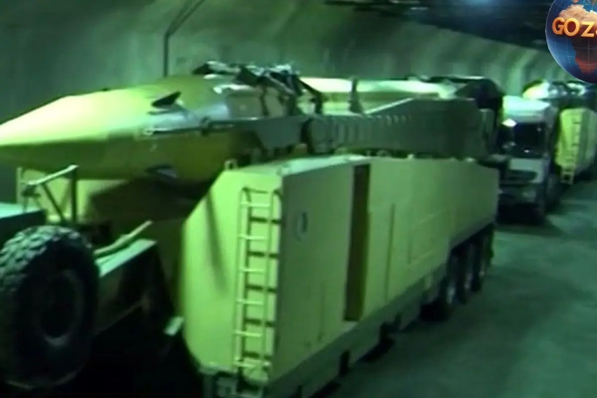 عکس نادر از دیدار سردار حاجی زاده و علی لاریجانی در شهر موشکی سپاه سال 94 | سفر در زمان به دوران موشکی ایران