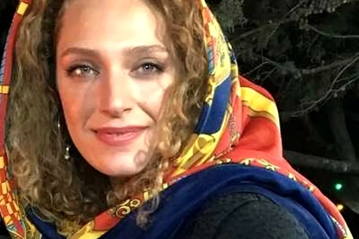 نگین معتضدی بازیگر و نویسنده ایرانی با خانه‌ای شیک و زندگی پر از هنر و عشق