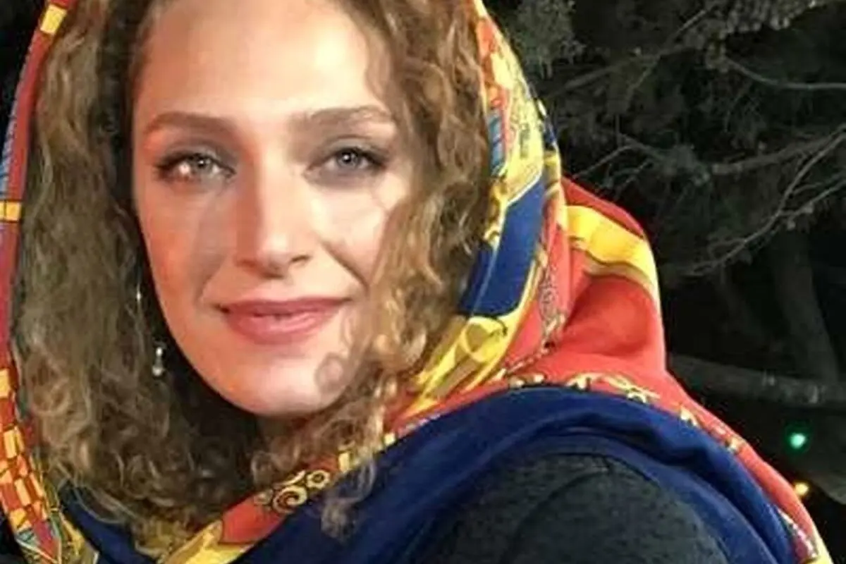 نگین معتضدی بازیگر و نویسنده ایرانی با خانه‌ای شیک و زندگی پر از هنر و عشق