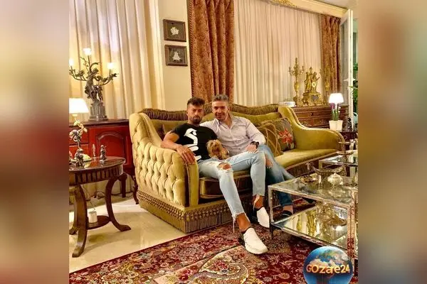 تصویر لوکس از منزل رامین رضائیان با مبل و صندلی‌های خاص و چیدمان چوبی جذاب + عکس